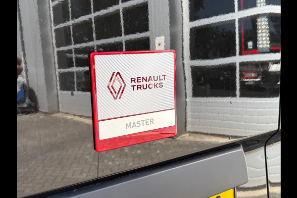 Renault Master RED EDITION 170pk L3H2 BPM VRIJ/ BETIMMERD/ SIDEBARS/ TREKHAAK/ CAMERA/ ALL WEATHER BANDEN/ RIJKLAAR!!!