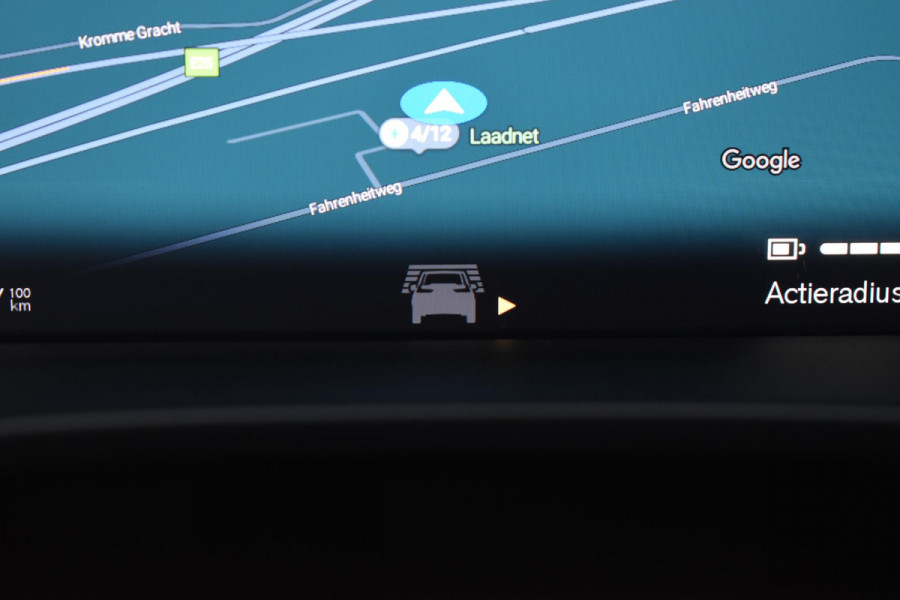 Volvo EX40 252PK Single Motor Extended Range 82 kWh Plus / Lounge pakket / Extra getint glas / Panoramadak / 360 camera / 20''velgen / zwart dak