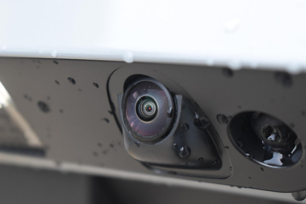 Volvo EX40 252PK Single Motor Extended Range 82 kWh Plus / Lounge pakket / Extra getint glas / Panoramadak / 360 camera / 20''velgen / zwart dak