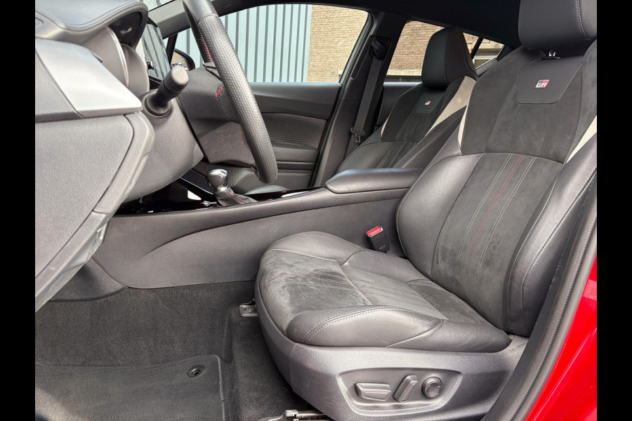 Toyota C-HR 1.8 Hybrid GR-Sport | Bi-Tone | Trekhaak | Dodehoek sensoren | Stoel & Stuur verw. | 19'' | Prijs Rijklaar!!