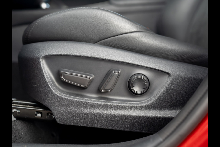 Toyota C-HR 1.8 Hybrid GR-Sport | Bi-Tone | Trekhaak | Dodehoek sensoren | Stoel & Stuur verw. | 19'' | Prijs Rijklaar!!