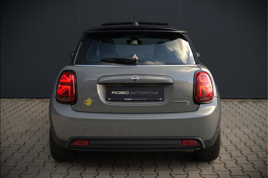 MINI Mini Electric Yours 33 kWh | Panoramadak | Harman Kardon | Head-Up Display | Union Jack | Black Pack | BTW | Stoelverwarming | Keyless | Apple Carplay | Navigatie | Camera | Parkeersensoren | Warmtepomp | Leer | Cruise