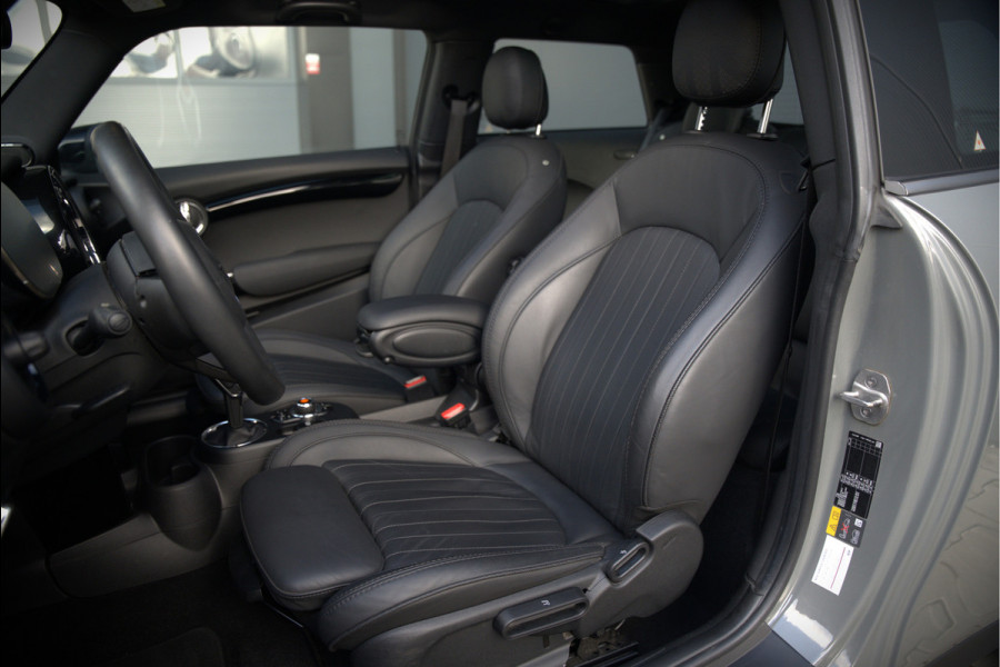 MINI Mini Electric Yours 33 kWh | Panoramadak | Harman Kardon | Head-Up Display | Union Jack | Black Pack | BTW | Stoelverwarming | Keyless | Apple Carplay | Navigatie | Camera | Parkeersensoren | Warmtepomp | Leer | Cruise