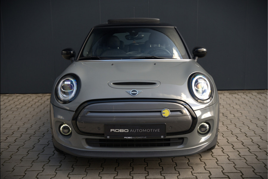 MINI Mini Electric Yours 33 kWh | Panoramadak | Harman Kardon | Head-Up Display | Union Jack | Black Pack | BTW | Stoelverwarming | Keyless | Apple Carplay | Navigatie | Camera | Parkeersensoren | Warmtepomp | Leer | Cruise