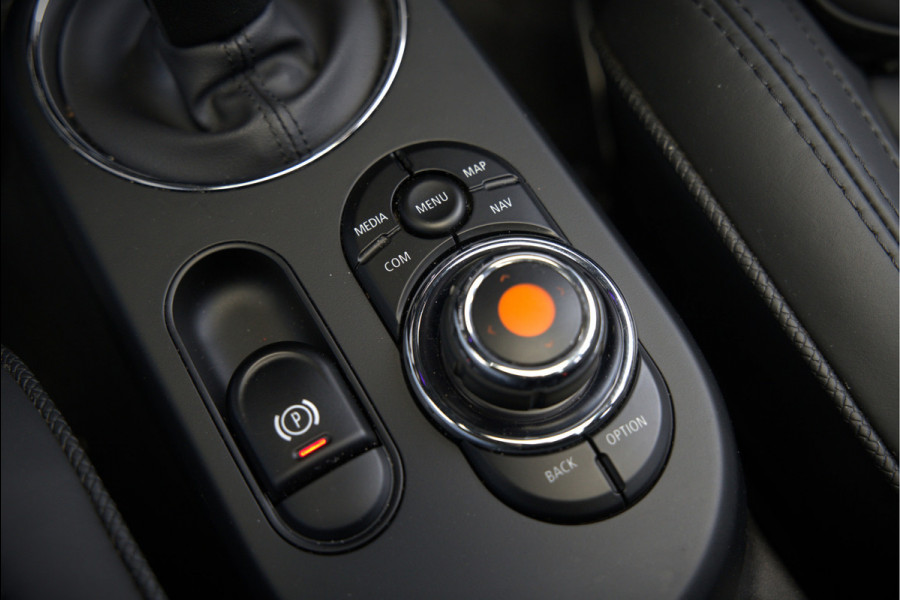 MINI Mini Electric Yours 33 kWh | Panoramadak | Harman Kardon | Head-Up Display | Union Jack | Black Pack | BTW | Stoelverwarming | Keyless | Apple Carplay | Navigatie | Camera | Parkeersensoren | Warmtepomp | Leer | Cruise