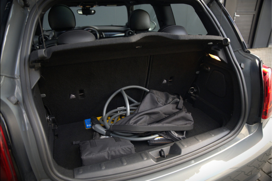 MINI Mini Electric Yours 33 kWh | Panoramadak | Harman Kardon | Head-Up Display | Union Jack | Black Pack | BTW | Stoelverwarming | Keyless | Apple Carplay | Navigatie | Camera | Parkeersensoren | Warmtepomp | Leer | Cruise