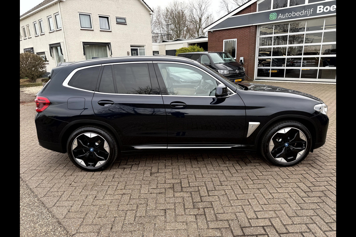 BMW iX3 High Executive 80 kWh Panoramadak, 360 Camera, Trekhaak, Harman/Kardon
