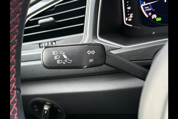 Volkswagen T-Roc 1.5 TSI Sport Business R-Line | VOL! | Afneembare Trekhaak | Panoramadak | Beats Audio | Stoelverwarming | Adaptive Cruise |