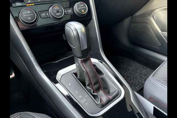 Volkswagen T-Roc 1.5 TSI Sport Business R-Line | VOL! | Afneembare Trekhaak | Panoramadak | Beats Audio | Stoelverwarming | Adaptive Cruise |