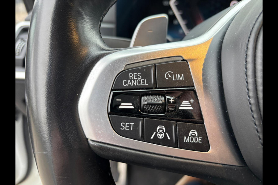 BMW 3 Serie Touring 320e Touring M-Sport PRO PHEV SHADOWLINE ADEPTIVE KOPLAMPEN 360 CAMERA DRIVER ASSIST HEAD-UP DISPLAY INNOVATION PAKKET