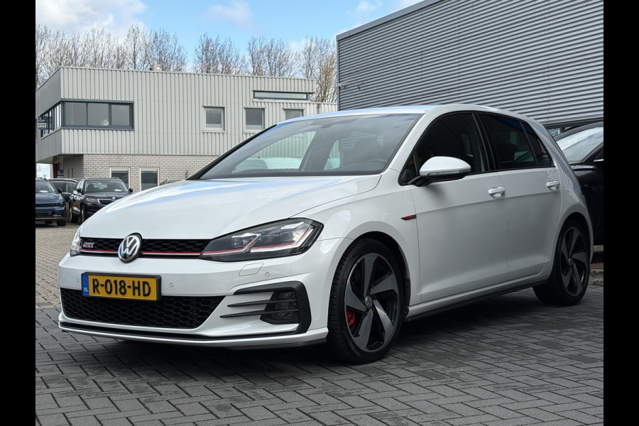 Volkswagen Golf 2.0 TSI GTI Performance 245pk | Virtual Cockpit | Stoelverwarming | Achteruitrijcamera | Adaptive Cruise |