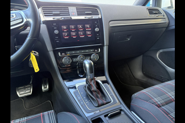 Volkswagen Golf 2.0 TSI GTI Performance 245pk | Virtual Cockpit | Stoelverwarming | Achteruitrijcamera | Adaptive Cruise |