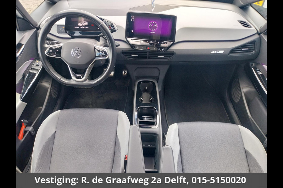 Volkswagen ID.3 First Plus Two Tone 58 kWh | Navigatie | Camera |