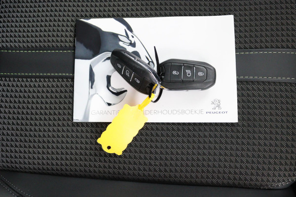 Peugeot 208 1.2*GT-LINE*PANO*CARPLAY*AUTOM*ECC*CRUISE*NAV*CAM*