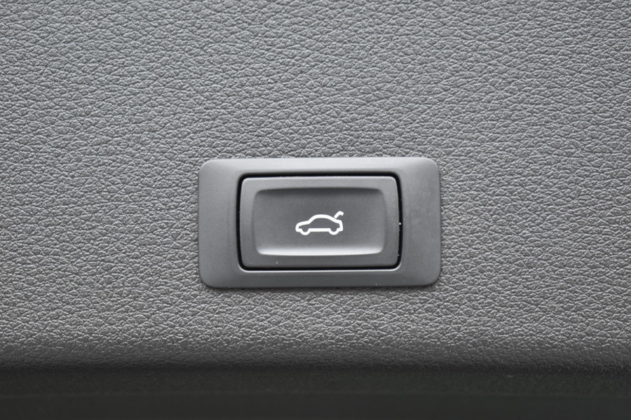 Audi e-tron 50 QUATTRO BUSINESS EDITION 71 kWh CAMERA/MEMORY/LUCHTVERING