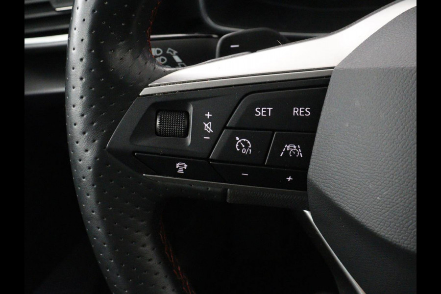 Seat Leon 1.4 TSI eHybrid PHEV FR | Stoelverwarming | Adaptive cruise | Navigatie | Sfeerverlichting | Stuurverwarming | Full LED | Sportstoelen | Side Assist | Parkeerhulp | Plug In