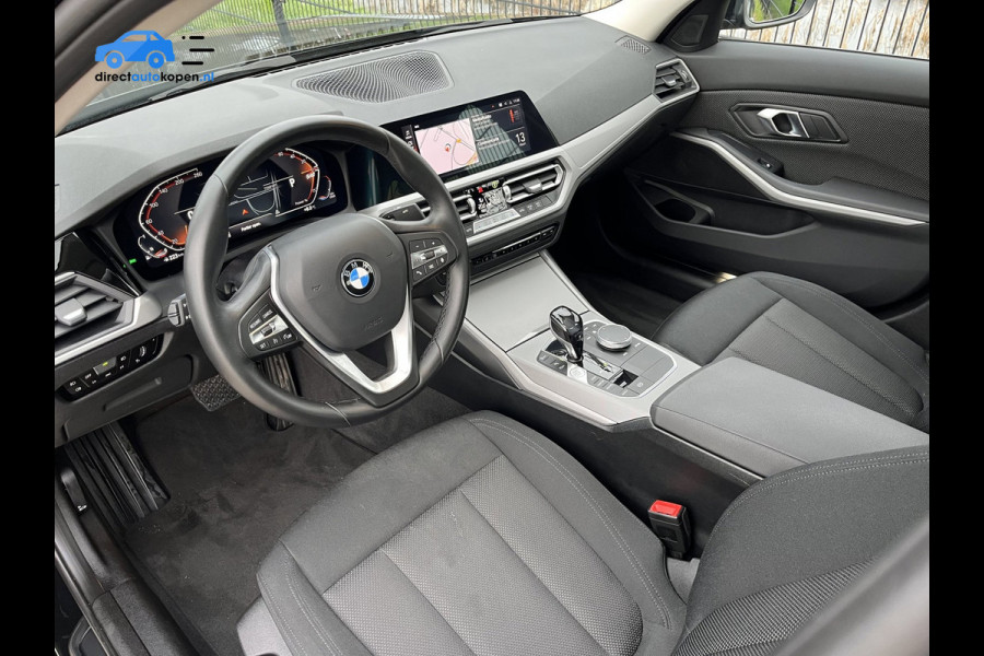 BMW 3 Serie 318i Executive Edition NAVI | CarPlay | LED