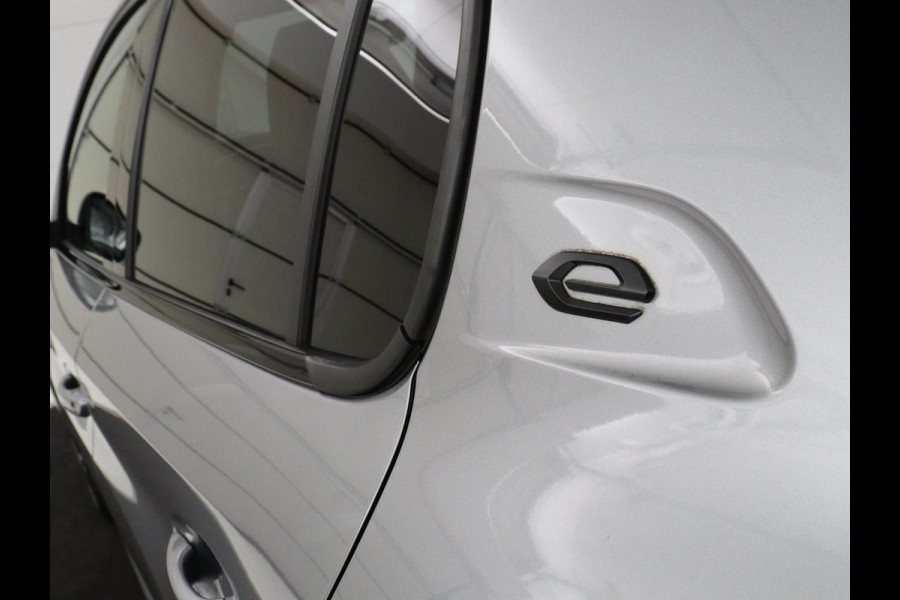 Peugeot e-208 EV GT 350 50 kWh | 27.200km NAP | SOH 93% | Stoelverwarming | Leder/Alcantara | Camera | Adaptive cruise | Carplay | Full LED | Navigatie | Climate control