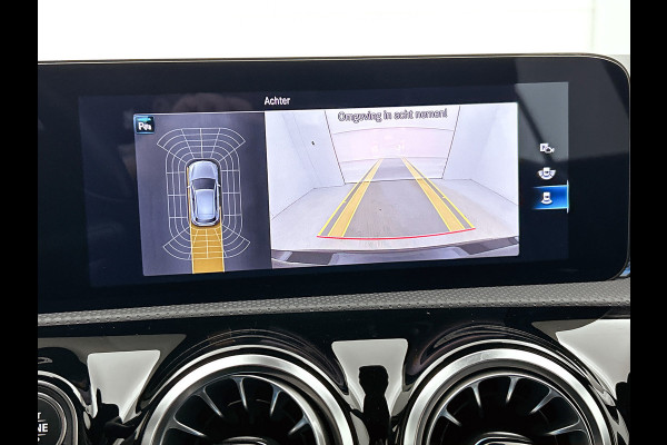 Mercedes-Benz A-Klasse 180 Business Solution Luxury (SFEERVERLICHTING, STOELVERWARMING, CAMERA, 1e EIGENAAR)