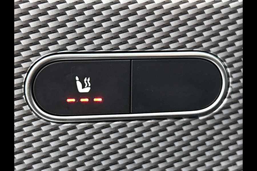 Mercedes-Benz A-Klasse 180 Business Solution Luxury (SFEERVERLICHTING, STOELVERWARMING, CAMERA, 1e EIGENAAR)