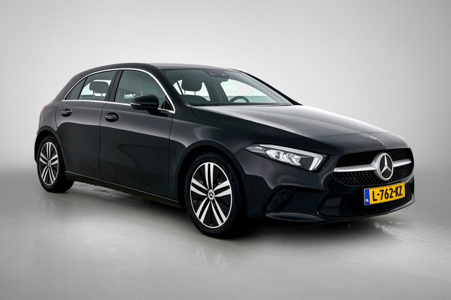 Mercedes-Benz A-Klasse 180 Business Solution Luxury (SFEERVERLICHTING, STOELVERWARMING, CAMERA, 1e EIGENAAR)