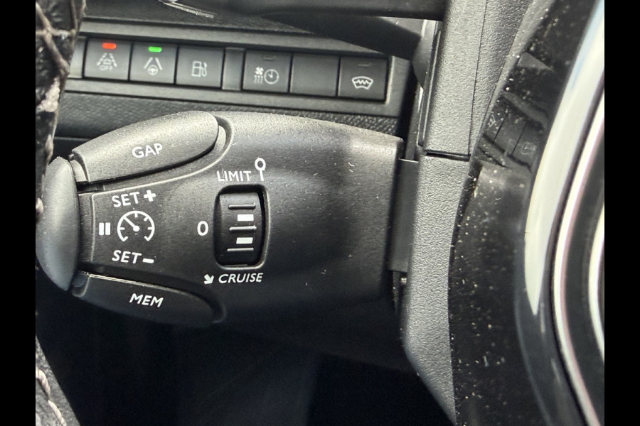 Peugeot 3008 225pk HYbrid Allure Pack (Elektrische Klep - 360gr Camera - Keyless Entry - Automatische Airco - Navigatie - Apple Carplay - Ada