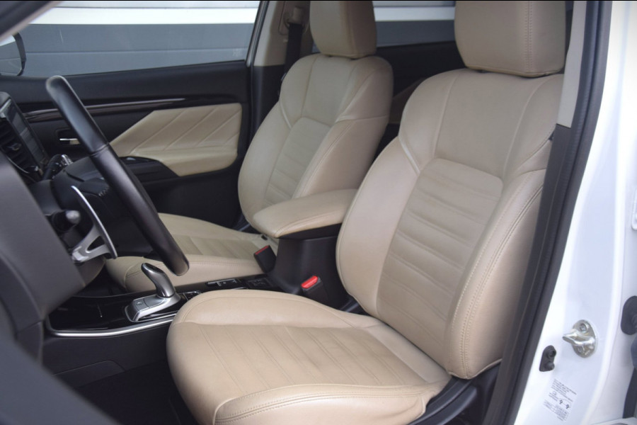 Mitsubishi Outlander 2.4 PHEV Pure+ Leer / Trekhaak / Side skirts