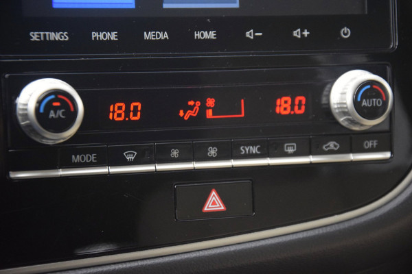 Mitsubishi Outlander 2.4 PHEV Pure+ Leer / Trekhaak / Side skirts