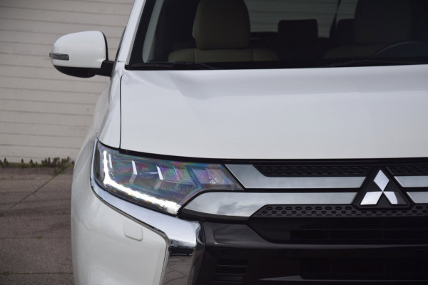 Mitsubishi Outlander 2.4 PHEV Pure+ Leer / Trekhaak / Side skirts