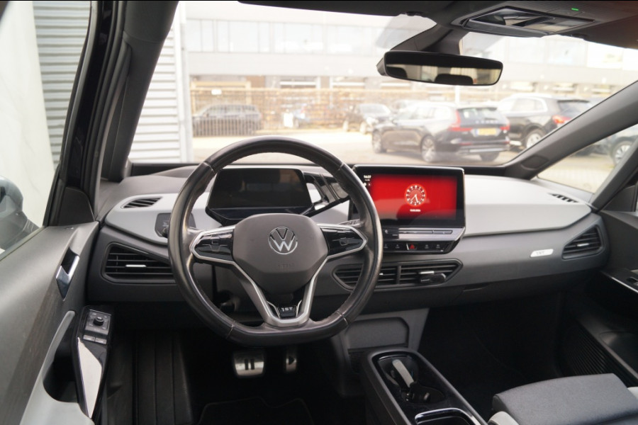 Volkswagen ID.3 First Max 58kWh -SOH91%-PANO-HUD-ECC-TREKHAAK-