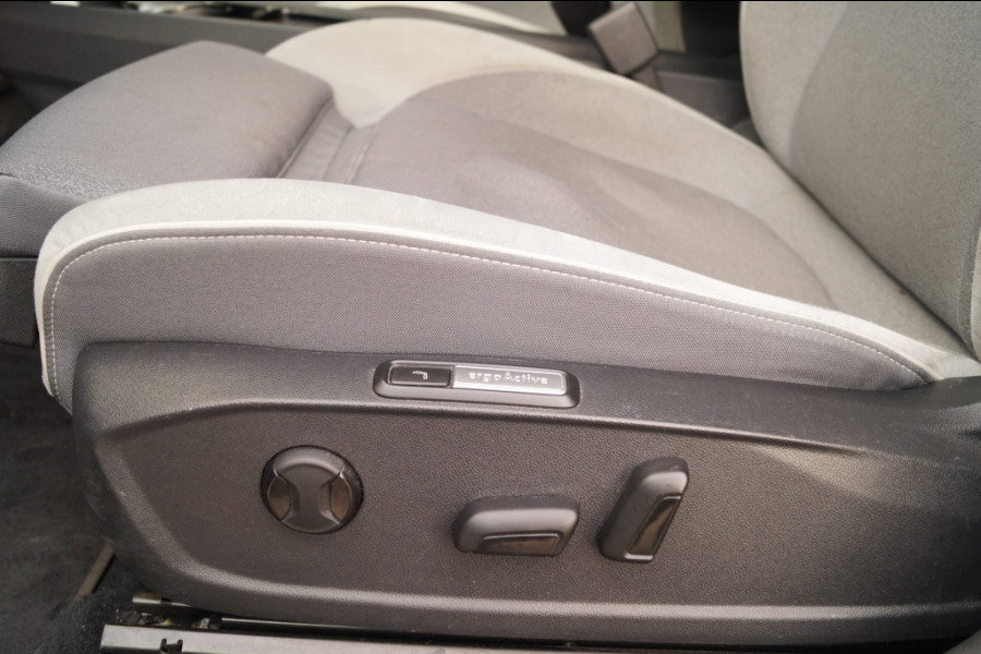 Volkswagen ID.3 First Max 58kWh -SOH91%-PANO-HUD-ECC-TREKHAAK-