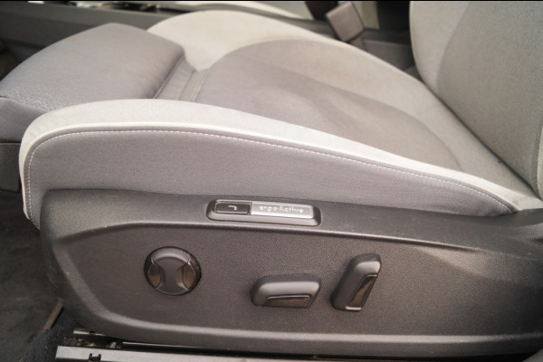 Volkswagen ID.3 First Max 58kWh -SOH91%-PANO-HUD-ECC-TREKHAAK-