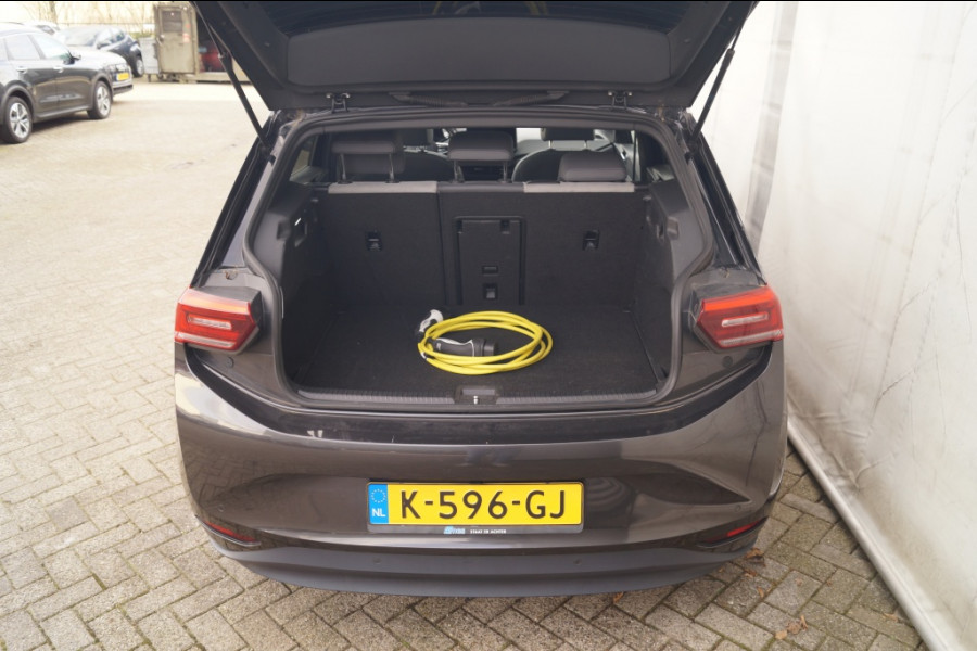 Volkswagen ID.3 First Max 58kWh -SOH91%-PANO-HUD-ECC-TREKHAAK-