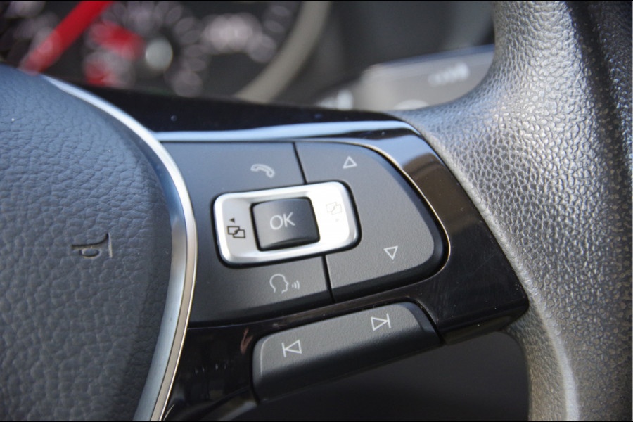 Volkswagen Crafter 35 2.0 TDI L3H3 177PK AUT. LED, STOELVERWARMING, TREKHAAK, ERGO ACTIVE GEVEERDE STOEL, CLIMATE CONTROL, CAMERA, NAVI, PARKEERSEN