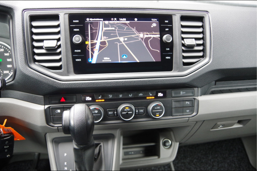 Volkswagen Crafter 35 2.0 TDI L3H3 177PK AUT. LED, STOELVERWARMING, TREKHAAK, ERGO ACTIVE GEVEERDE STOEL, CLIMATE CONTROL, CAMERA, NAVI, PARKEERSEN