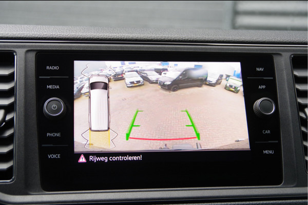 Volkswagen Crafter 35 2.0 TDI L3H3 177PK AUT. LED, STOELVERWARMING, TREKHAAK, ERGO ACTIVE GEVEERDE STOEL, CLIMATE CONTROL, CAMERA, NAVI, PARKEERSEN