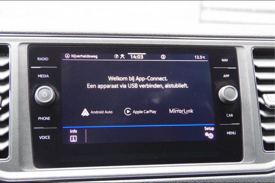 Volkswagen Crafter 35 2.0 TDI L3H3 177PK AUT. LED, STOELVERWARMING, TREKHAAK, ERGO ACTIVE GEVEERDE STOEL, CLIMATE CONTROL, CAMERA, NAVI, PARKEERSEN