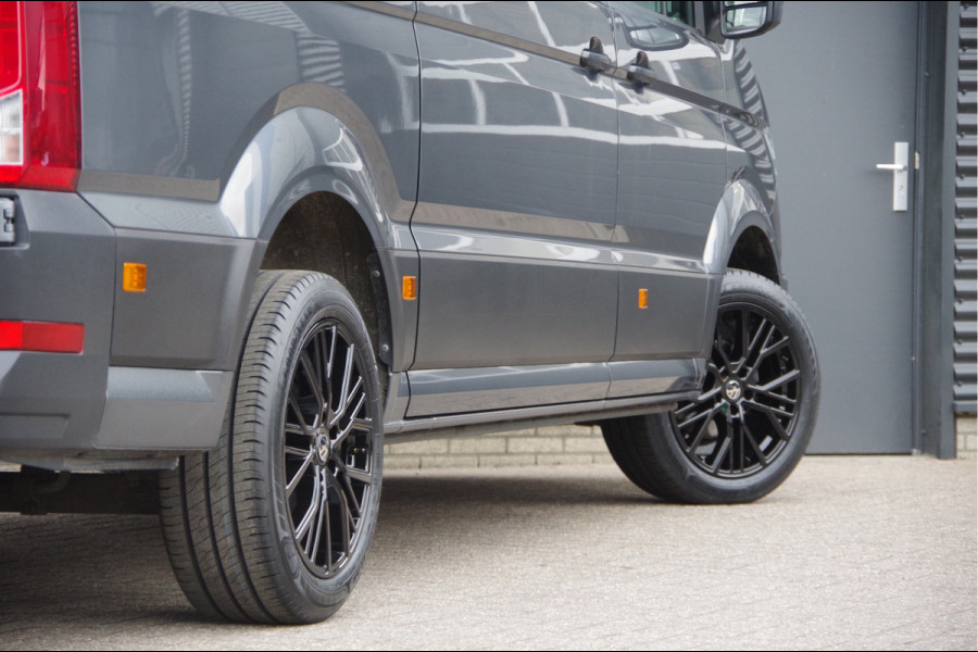 Volkswagen Crafter 35 2.0 TDI L3H3 177PK AUT. LED, STOELVERWARMING, TREKHAAK, ERGO ACTIVE GEVEERDE STOEL, CLIMATE CONTROL, CAMERA, NAVI, PARKEERSEN