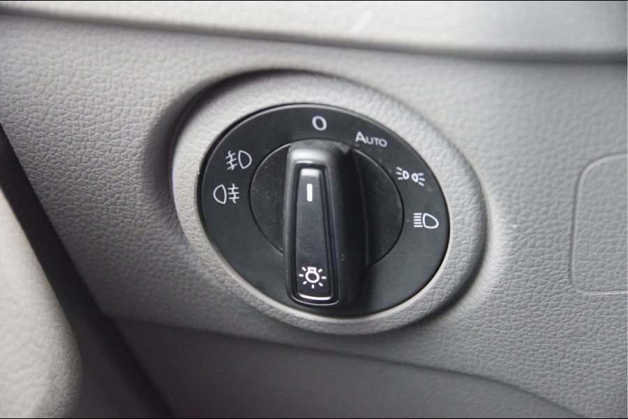 Volkswagen Crafter 35 2.0 TDI L3H3 177PK AUT. LED, STOELVERWARMING, TREKHAAK, ERGO ACTIVE GEVEERDE STOEL, CLIMATE CONTROL, CAMERA, NAVI, PARKEERSEN