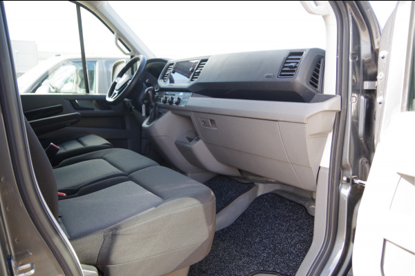 Volkswagen Crafter 35 2.0 TDI L3H3 177PK AUT. LED, STOELVERWARMING, TREKHAAK, ERGO ACTIVE GEVEERDE STOEL, CLIMATE CONTROL, CAMERA, NAVI, PARKEERSEN