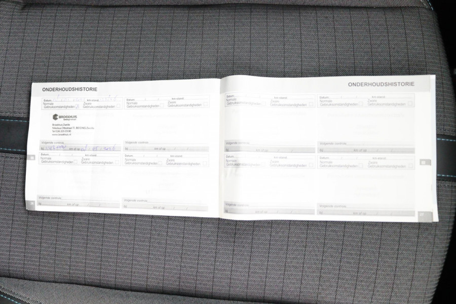 Peugeot 208 1.2 Allure*AUTOM*CARPLAY*ACC*LANE-ASS*NAVI*CAMERA*