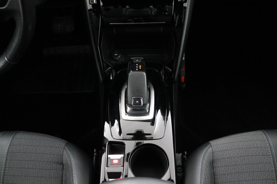 Peugeot 208 1.2 Allure*AUTOM*CARPLAY*ACC*LANE-ASS*NAVI*CAMERA*