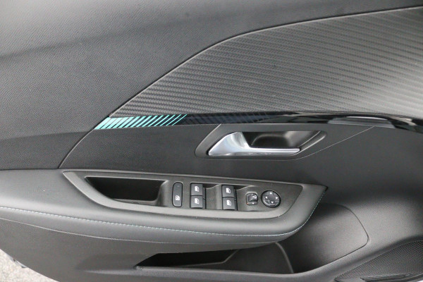 Peugeot 208 1.2 Allure*AUTOM*CARPLAY*ACC*LANE-ASS*NAVI*CAMERA*