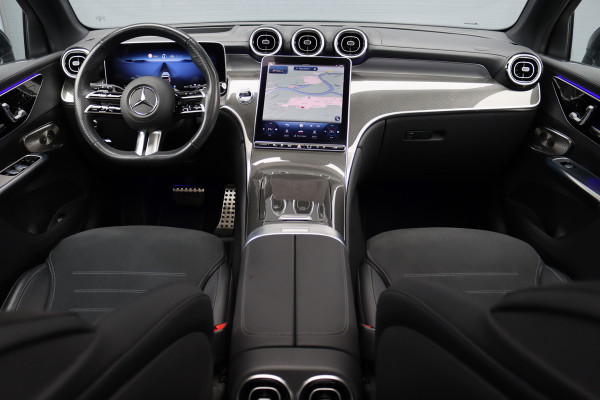 Mercedes-Benz GLC 300e 4MATIC AMG Line Premium+ | Distronic+ | Panoramadak | Burmester | HUD | Digital Light | Memory | Surround Camera | Keyless Go |  Augmented Reality |