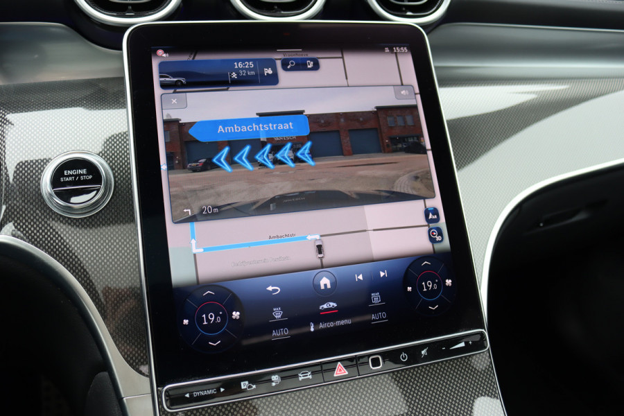 Mercedes-Benz GLC 300e 4MATIC AMG Line Premium+ | Distronic+ | Panoramadak | Burmester | HUD | Digital Light | Memory | Surround Camera | Keyless Go |  Augmented Reality |