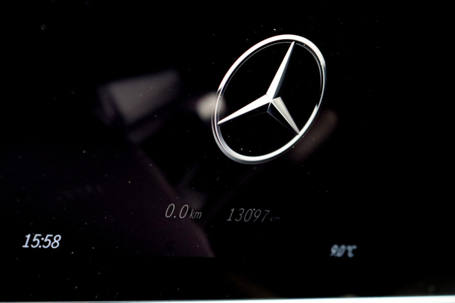 Mercedes-Benz GLC 300e 4MATIC AMG Line Premium+ | Distronic+ | Panoramadak | Burmester | HUD | Digital Light | Memory | Surround Camera | Keyless Go |  Augmented Reality |