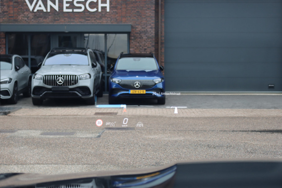 Mercedes-Benz GLC 300e 4MATIC AMG Line Premium+ | Distronic+ | Panoramadak | Burmester | HUD | Digital Light | Memory | Surround Camera | Keyless Go |  Augmented Reality |