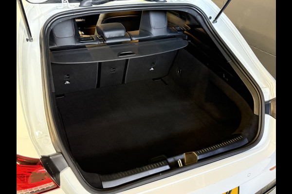 Mercedes-Benz CLA-Klasse Shooting Brake 200 Business Solution AMG | Sfeerverlichting | Multibeam | Panoramadak