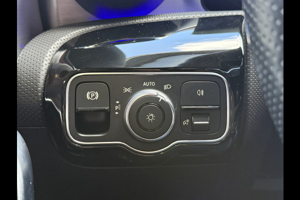 Mercedes-Benz CLA-Klasse Shooting Brake 200 Business Solution AMG | Sfeerverlichting | Multibeam | Panoramadak