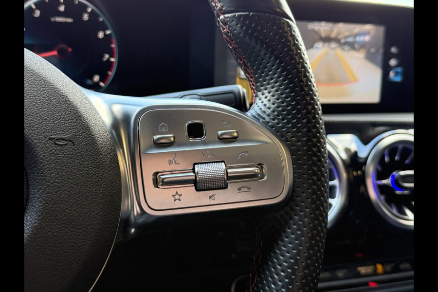 Mercedes-Benz CLA-Klasse Shooting Brake 200 Business Solution AMG | Sfeerverlichting | Multibeam | Panoramadak